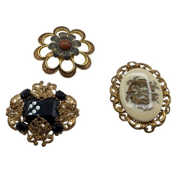 Vintage Gilded Filigree Three Piece Brooch Lot - Picture 9 of 13